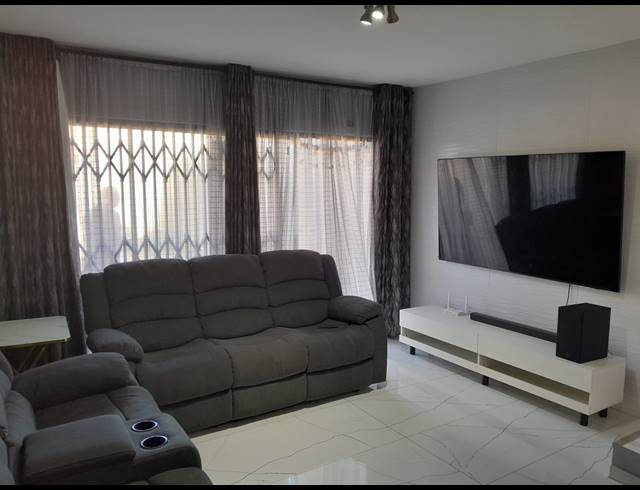 3 BEDROOM DUPLEX FOR SALE IN BLUFF